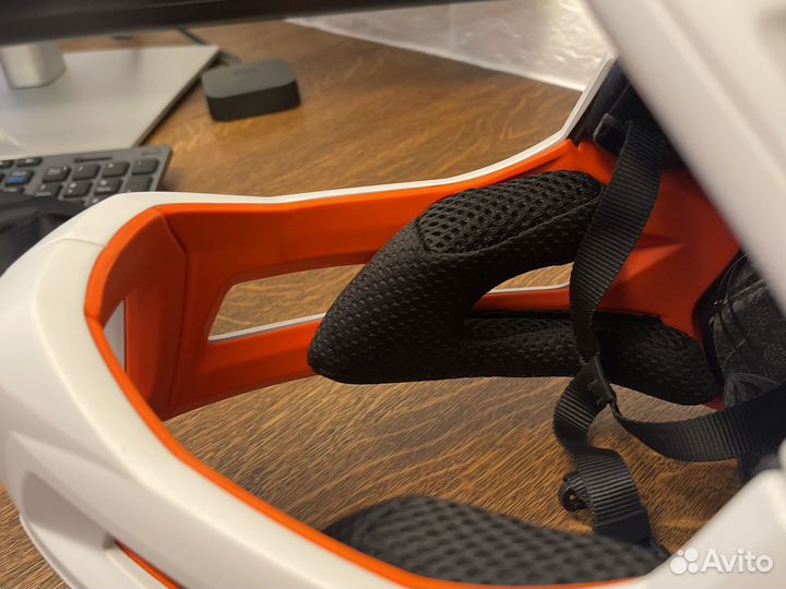 Шлем MET parachute MCR