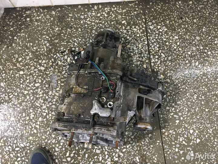 Продам оригинальную раздатку от мицубиши паджеро 4