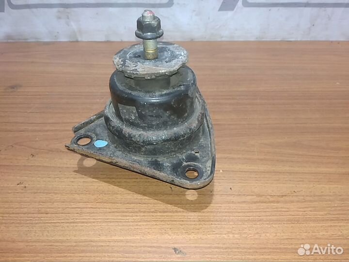 Кронштейн двигателя передний правый Hyundai i30