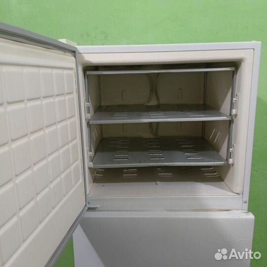 Холодильник двухкамерный бирюса 22