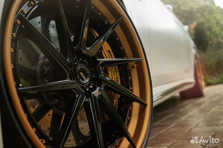 Двухсоставные кованые диски на Mercedes S R20
