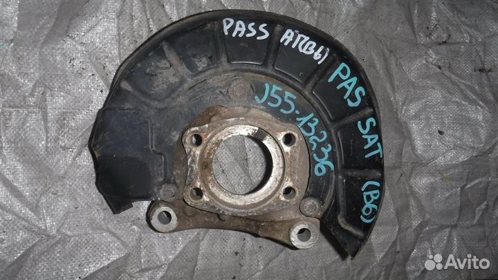 Кулак поворотный передний правый Volkswagen Passa