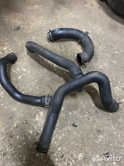 Патрубок двигателя Ford Transit Connect