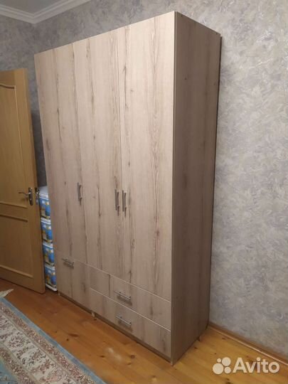 Шкаф распашной