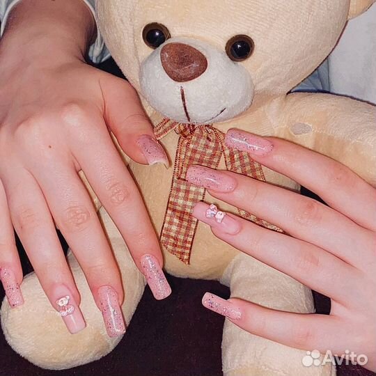 Наращивание и маникюр ногтей