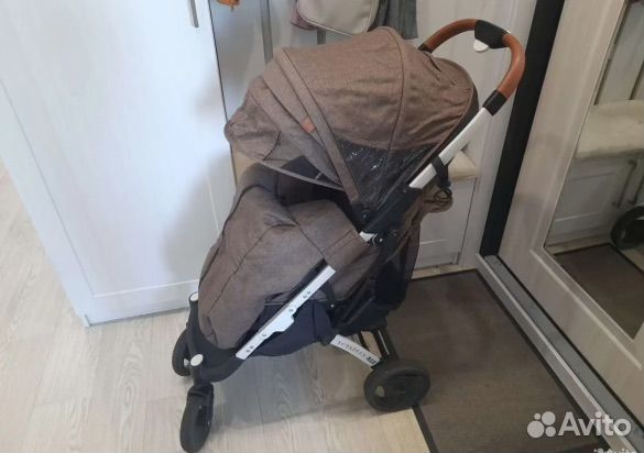 Коляска прогулочная yoya plus