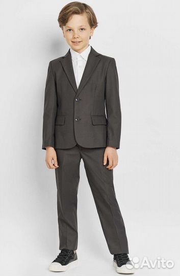 Костюм для мальчика новый школьный пиджак и брюки