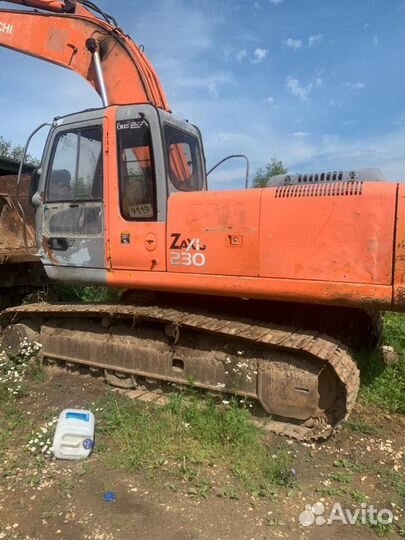 Гусеничный экскаватор Hitachi ZX230, 2001