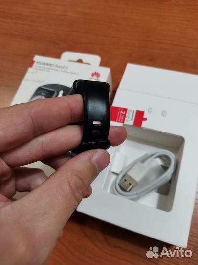 Смарт часы huawei band 6 + беспроводная зарядка