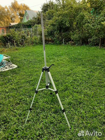 Штатив для лазерного уровня нивелира