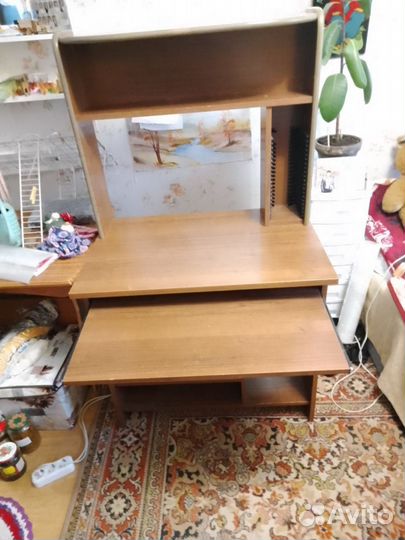 Продам компьютерный стол