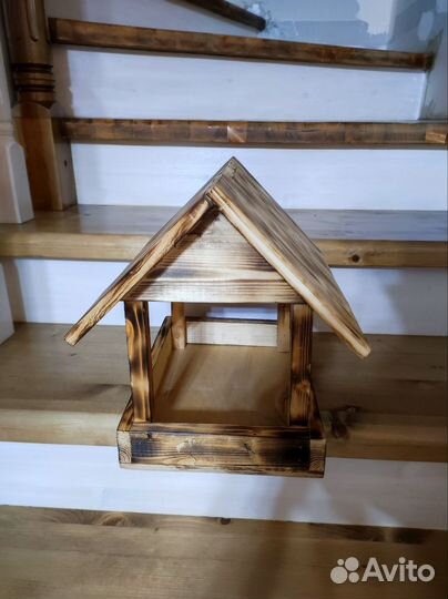 Кормушка для птиц из дерева