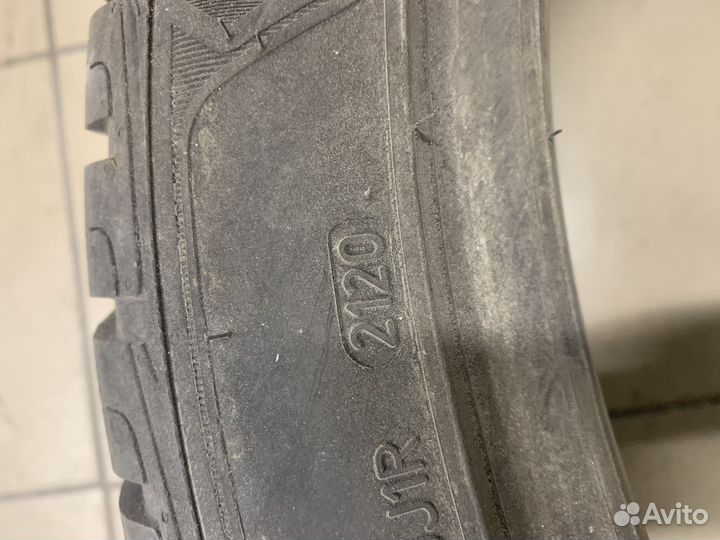 Goodyear UltraGrip Performance+ 275/40 R22