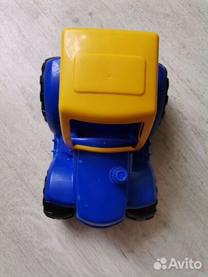 Большой трактор