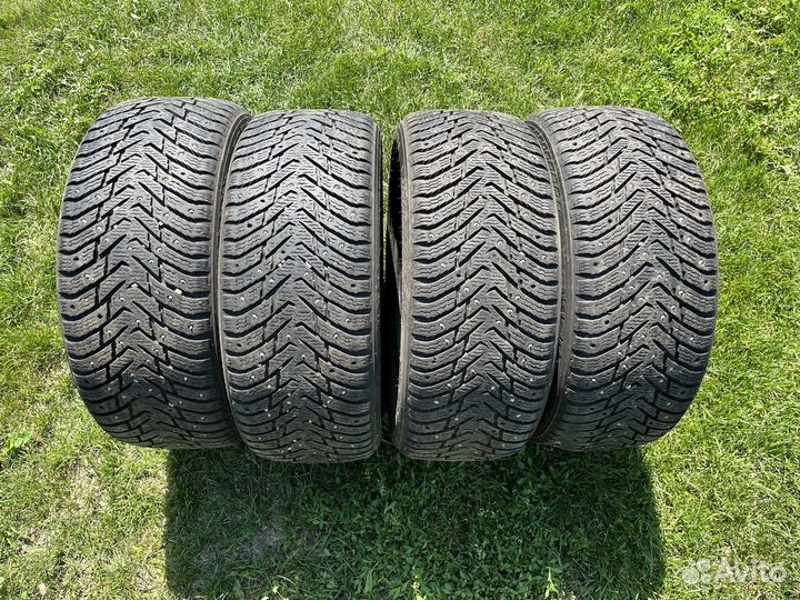 Nokian Tyres Hakkapeliitta 8 215/50 R17