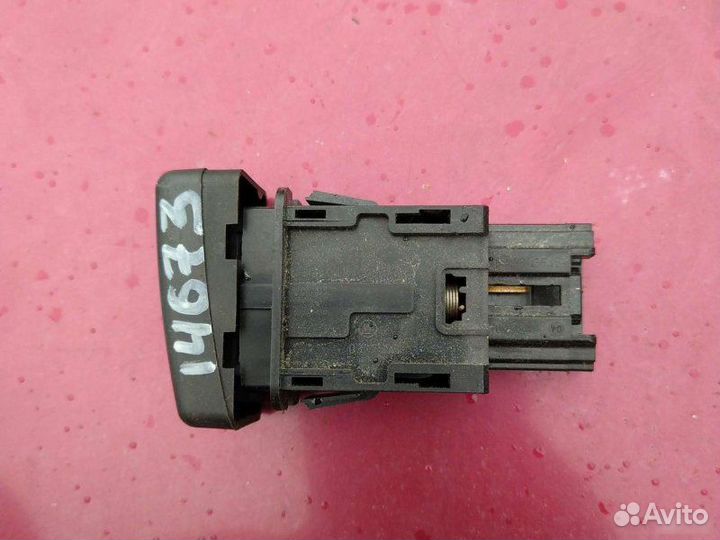 Кнопка аварийной сигнализации Mazda 3 BK 2006