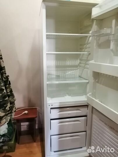 Продаю холодильник бу Stinol