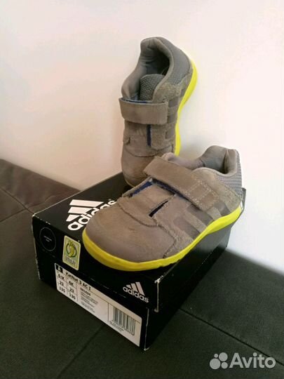 Кроссовки adidas