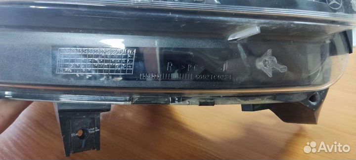 Фара правая Mercedes-Benz M- klasse W166 Ксенон