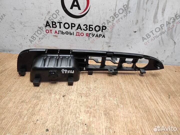 Накладка двери передней левой Kia Carens II (200