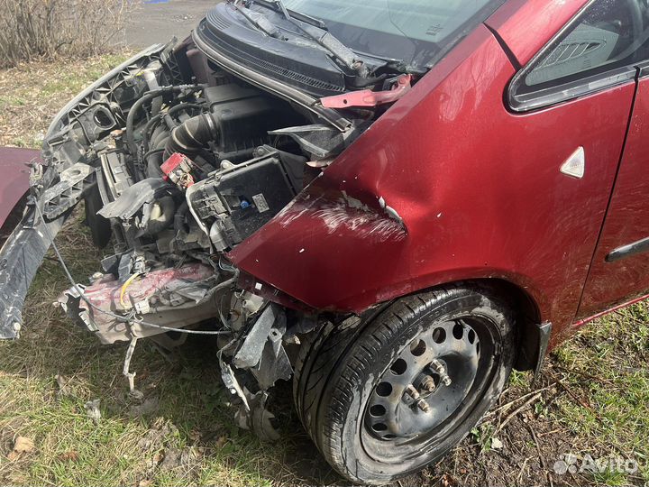 В разборе много Colt Mitsubishi Z3 2004-2008