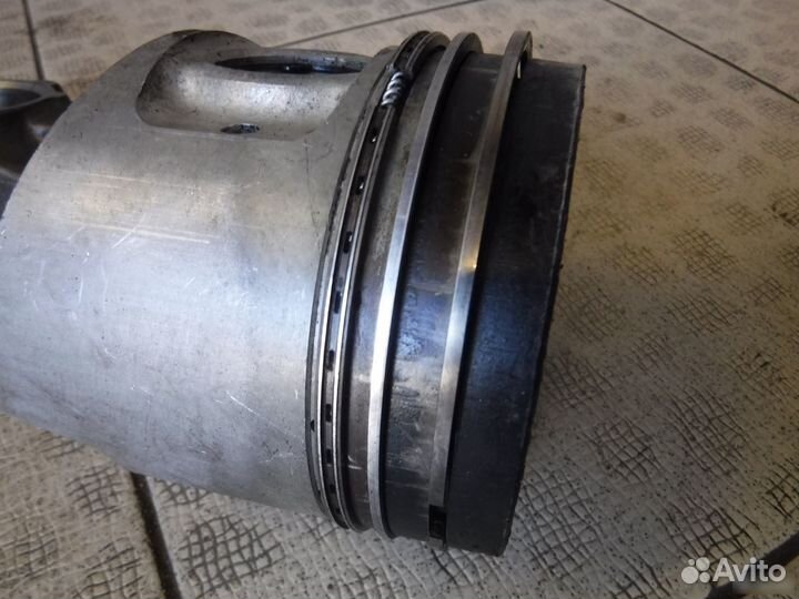 Поршни Mitsubishi Pajero (2) 2.8TD 4M40