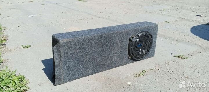 Сабвуфер в корпусе