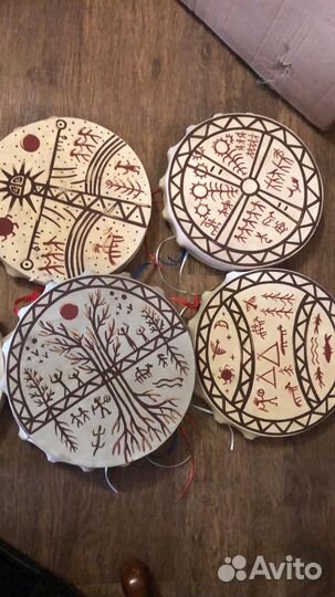 Шаманский бубен и куклы шамана