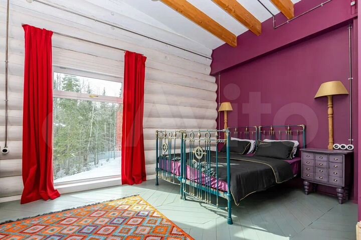 Дом 350 м² на участке 4 га