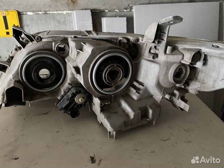 Фара toyota camry 40