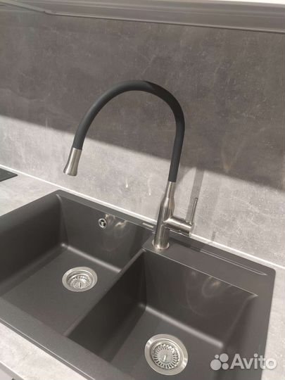 Кухонный гарнитур новый в наличии