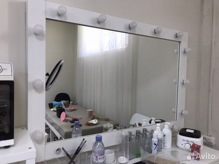 Гримерное зеркало с лампочками бронь