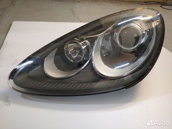 Фара левая Porsche Cayenne 2011-2017