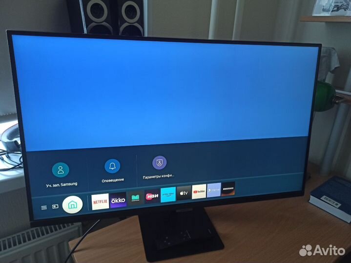 Монитор Samsung 31.5