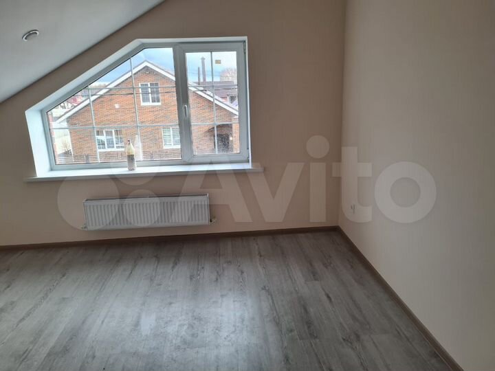 Таунхаус 182 м² на участке 5 сот.