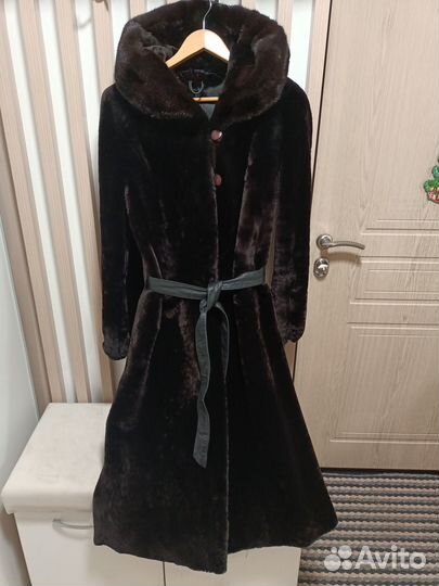 Шуба мутоновая с капюшоном 46 48
