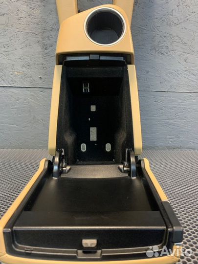 Консоль между сидений передний Porshe Panamera 970