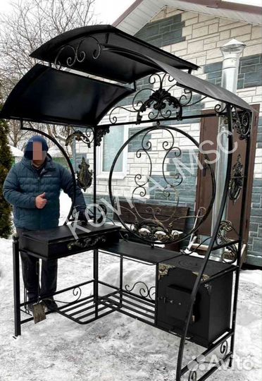 Мангал с крышей