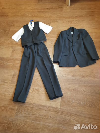 Школьный костюм для мальчика серый 140