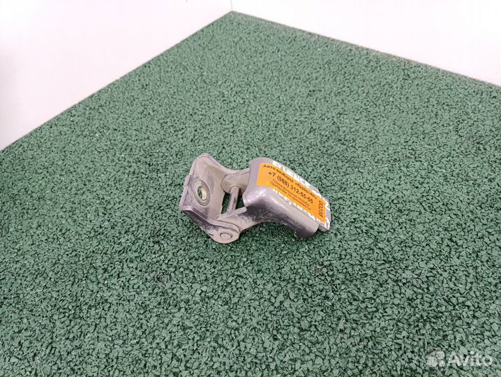 Петля двери нижняя Renault Fluence