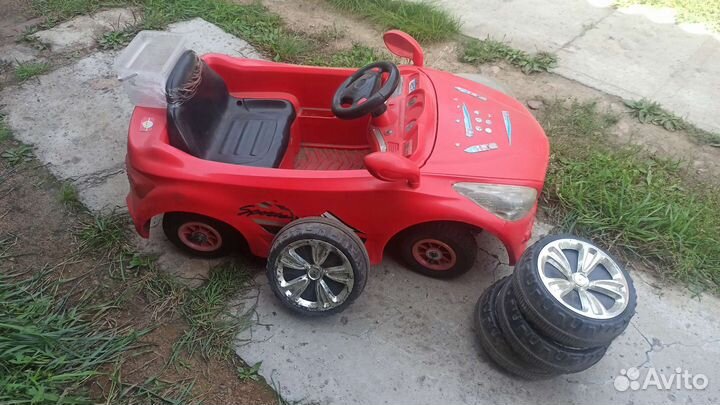 Детский электромобиль