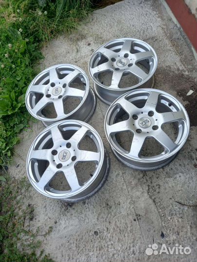 Комплект литых дисков R15 4x114, 3