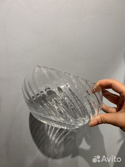 Стеклянная ваза