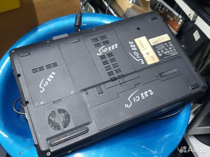 Ноутбук Emachines e525 исправный