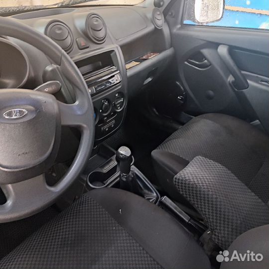 LADA Granta 1.6 МТ, 2013, 2 888 км