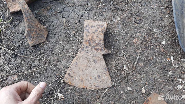 Топор старинный