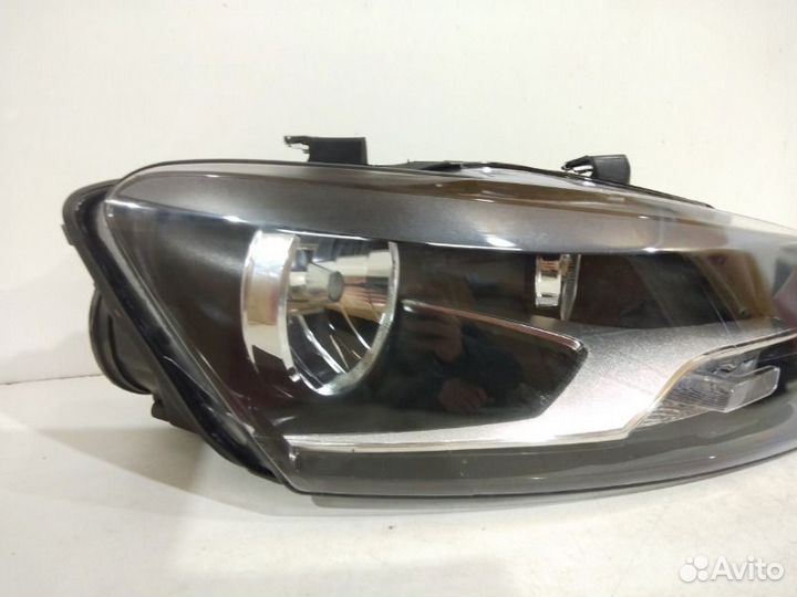 Фара правая Volkswagen Polo 5 2015-2019