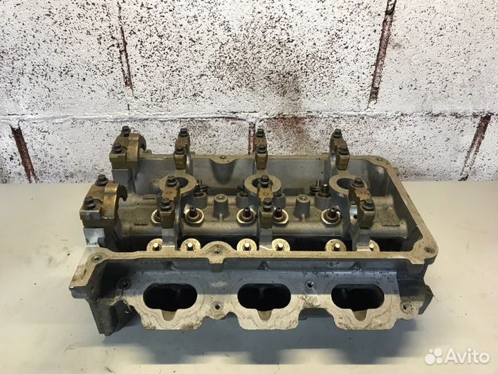 Головка блока цилиндров правая Ford Escape 3.0L