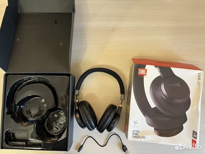 Беспроводные наушники JBL live 660 nc