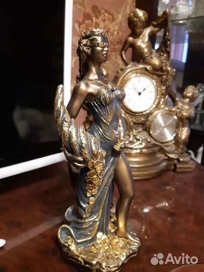 Статуетка фортуна из мрамора